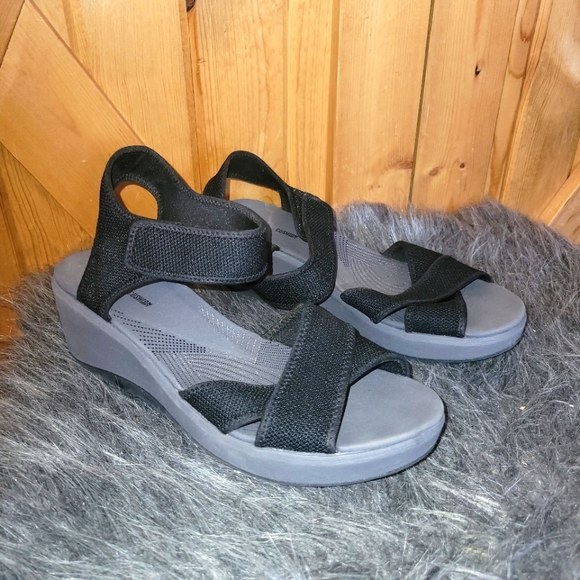 Clarks Cloudsteppers sandals Womens   10 Wide     Black - Picture 1 of 8